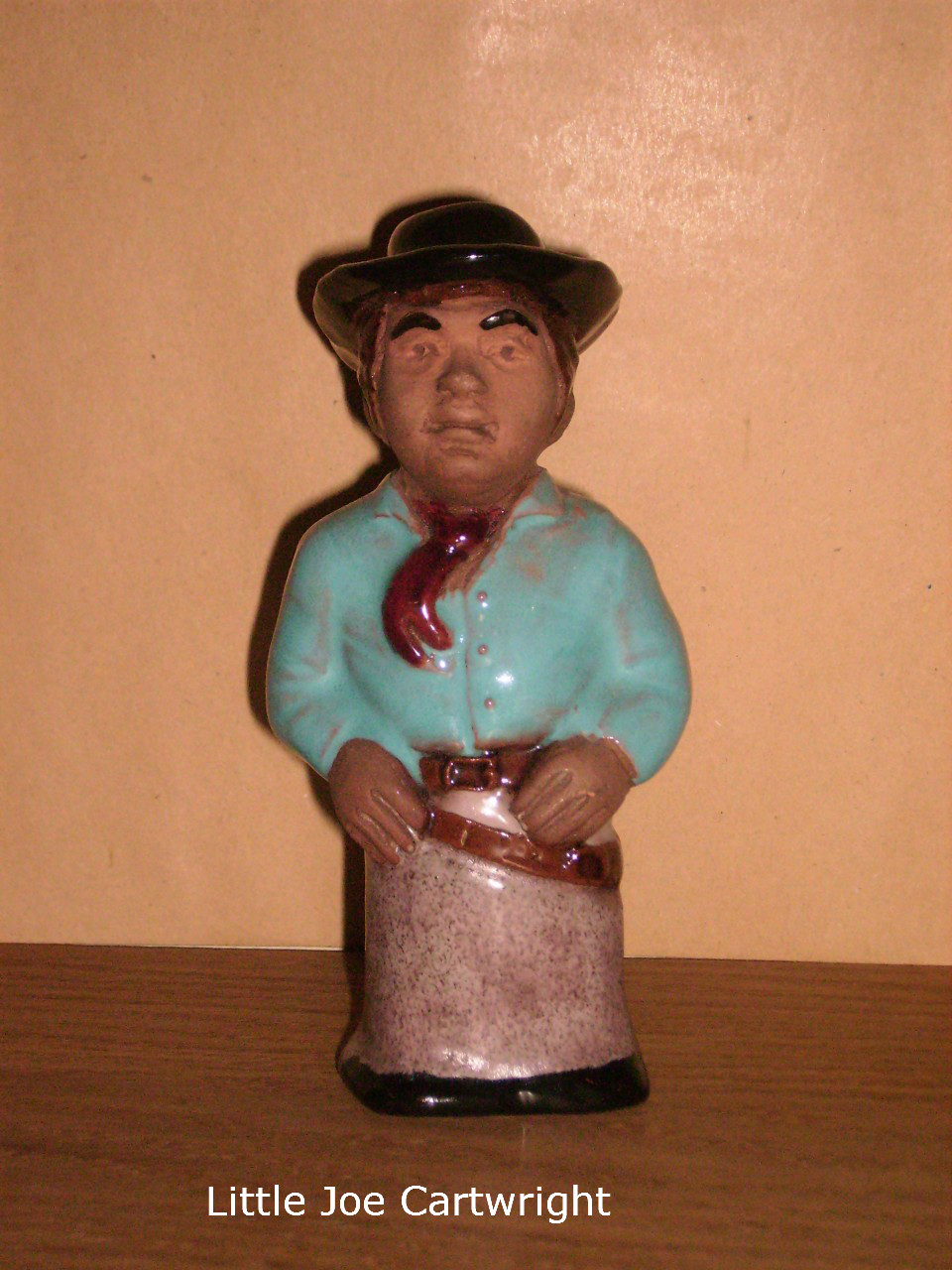 Keramikfigur av Little Joe Cartwright, handgjord av Tore Borg